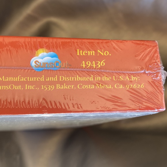 SUNS OUT Inc. PUZZLES-TWO one is TRAINS -1000 pieces & one w/CAT-500 Pieces BNWT - Picture 4 of 7